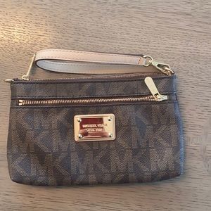NWOT Michael Kors Wristlet